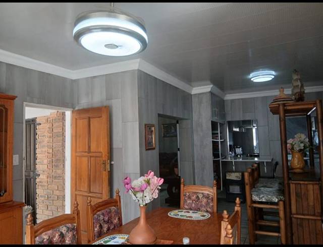 3 BEDROOM HOUSE FOR SALE IN MOUNTAIN VIEW